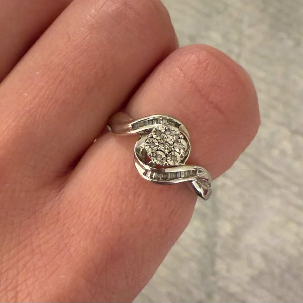 NWT | Women’s Diamond Ring | size 8 - Picture 6 of 8